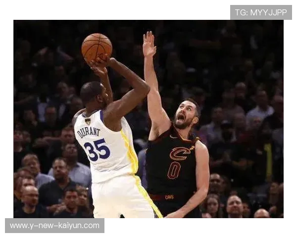 国王外线虽准，内线被打穿！篮板与护筐成致命伤的深度解析